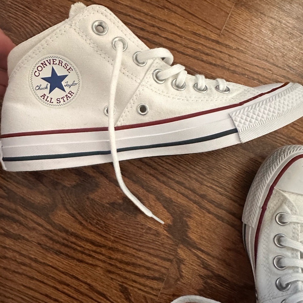 Converse Womens White Low Top Sneakers - Picture 3 of 6